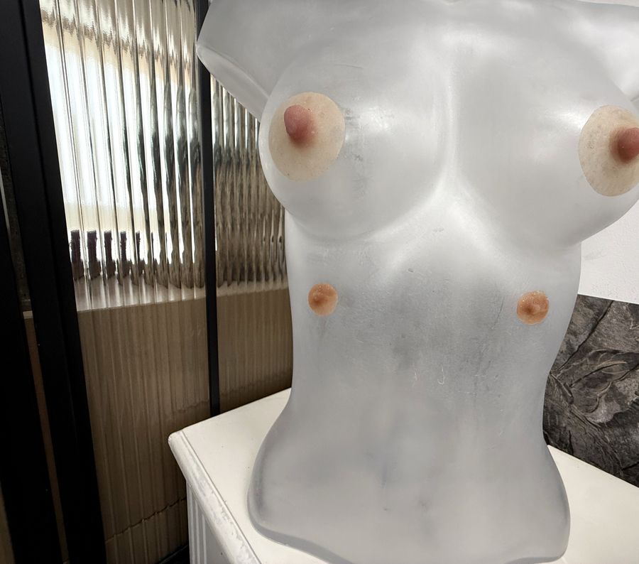Aréoles pigmentées, modèle homme